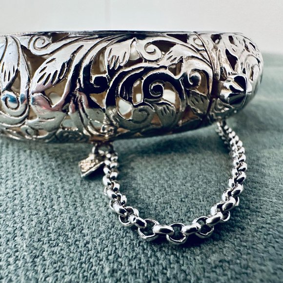 Silpada Sterling Silver Floral Filigree Hinged Bangle Bracelet Safety Clasp - Picture 2 of 6